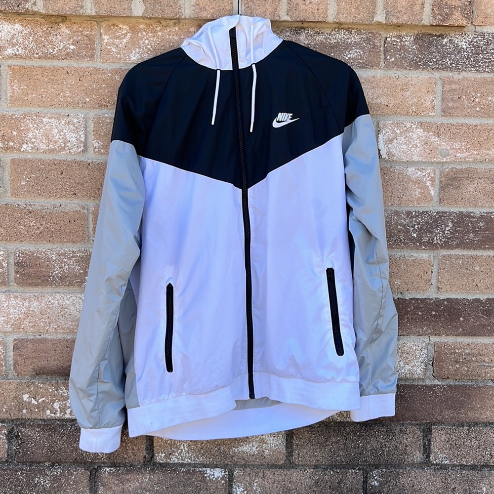 Black, White, and Grey Nike Hooded Windbreaker/Rain Jacket Pre-owned